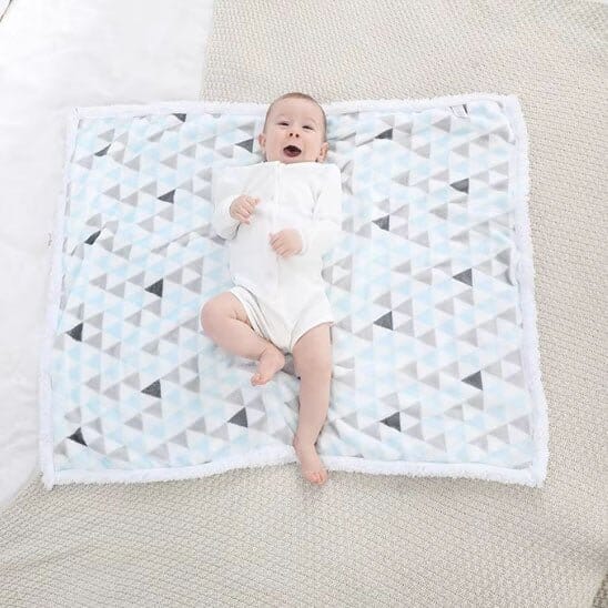 Couverture-bébé-couché 