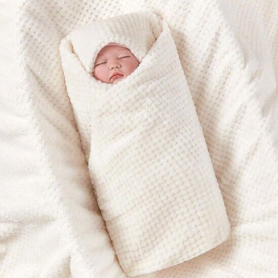 couverture-bébé-emmailloté