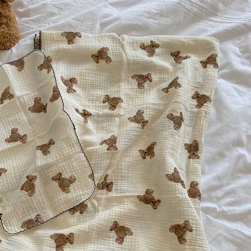 couverture-bébé-emmaillotage-lit