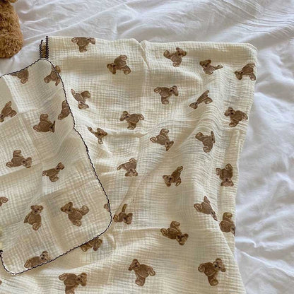 couverture-bébé-emmaillotage-lit