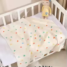couverture-bébé-motif-cœur-et-doudo