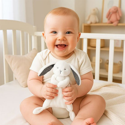doudou-bébé-enfant-et-doudou-lapin