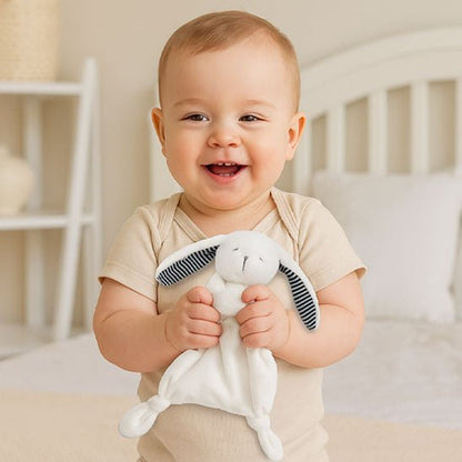 doudou-bébé-enfant-souriant