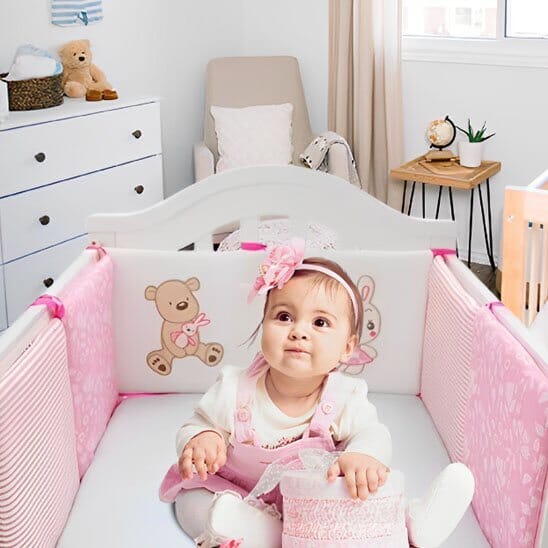 tour-de-lit-bébé-rose-fille